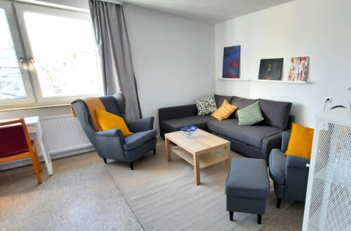 Maison Fasson Ferienwohnung 2 Wohnzimmer Sofa, Sessel, Bilder, Schreibtisch, Sofatisch