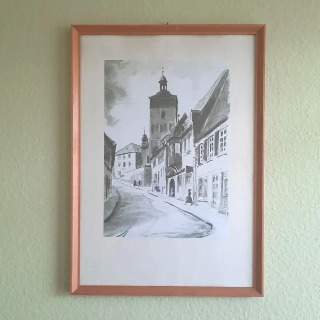 Bilder im  Maison Fasson 🌸🌿🌸

Im Eingangsbereich hängen Bilder aus der Region 🌿🌺🌿

Bilder von einem Ort, an dem die Zeit langsam wird.
Wo man den Alltag draußen lässt und sich ganz dem Moment hingibt – mit Familie, mit Freunden, mit sich selbst. 🌾🌻🌾

Hier bedeutet Wohlfühlen nicht nur Komfort, sondern Ankommen im Jetzt.

Wir freuen uns auf Euch 🪻🌿🪻
Eure Thomas und Dorit
.
.
.
.
#MaisonFasson #Frühlingsgefühle #Sonnenmoment #LandlebenGenießen #Frühlingserwachen #gruppenhaus #ferienwohnung #donnersberg #ruppertsecken #donnersbergkreis #vacation #travel #pfalz #wandern #renovieren #vintage #oldhouse #upcycling #nordpfalz #ferienwohnung #fewo #pfälzerhöhenweg #selbstversorgerhaus #donnersberger_land #VintageVibes