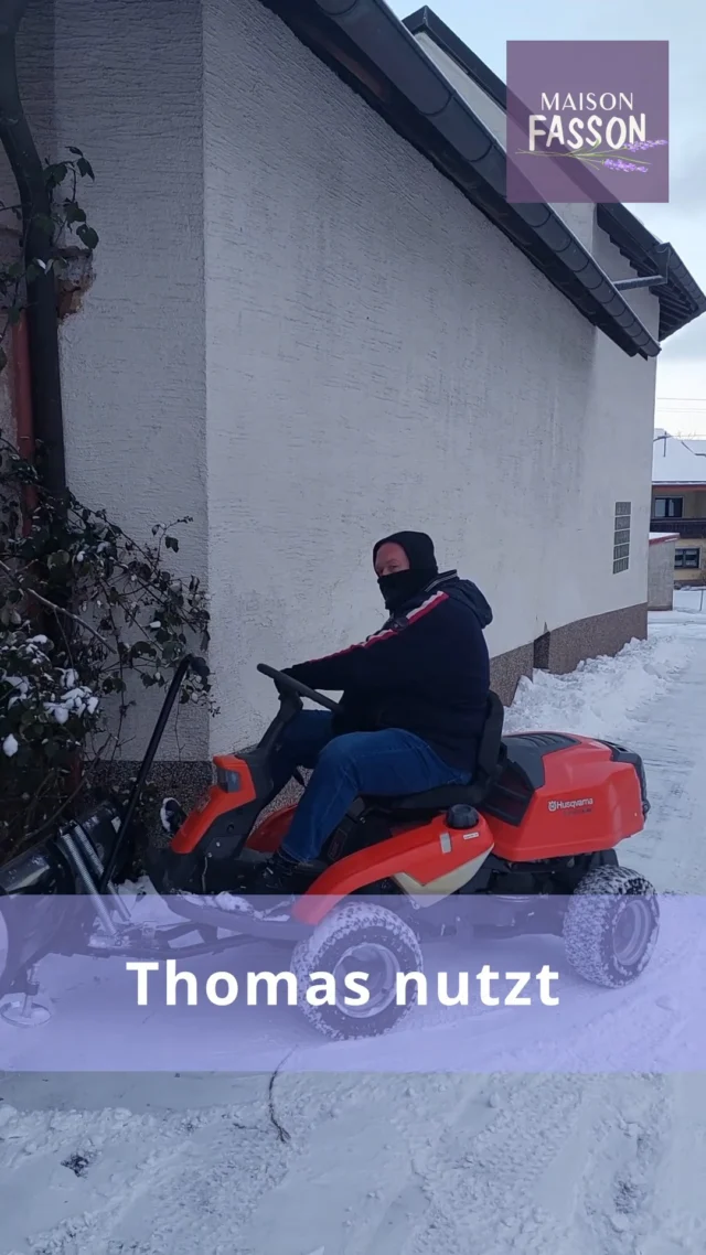 Thomas räumt Schnee