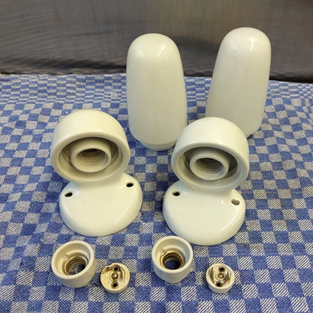 💡🔍 Rätselzeit im Maison Fasson – erkennst du dieses Detail?

Ein Hauch von Designgeschichte liegt hier auf dem Tisch – Glas, Porzellan, feine Linien. 🕵️‍♀️✨
Diese Stücke stammen aus den 1960er Jahren und wurden von einem wahren Meister des Bauhauses entworfen: Wilhelm Wagenfeld.

Doch bevor sie ihren Platz gefunden haben, lagen sie so da – sorgfältig sortiert, bereit, wieder zu leuchten.
Heute bringen sie warmes Licht in einen ganz besonderen Raum des Maison Fasson – stilvoll, schlicht, zeitlos schön. 💛💡

Na, weißt du, wo diese Lampen hängen könnten?
Ein Tipp: Hier ist es romantisch, es fließt Wasser und im Spiegel kannst Du Dich sehen. 😉🔥

#MaisonFasson #MaisonFassonMomente #FerienhausNordpfalz #NordpfalzErleben #UrlaubMitHerz #VintageCharme #HausMitSeele #Rätselzeit #Detailverliebt #Designgeschichte #WilhelmWagenfeld #BauhausDesign #gruppenhaus #ferienwohnung #donnersberg #ruppertsecken #donnersbergkreis #vacation #travel #pfalz #wandern #vintage #nordpfalz #ferienwohnung #fewo #pfälzerhöhenweg #selbstversorgerhaus #donnersbergtouristikverband #donnersbergtouristik #donnersberger_land 
www.maison-fasson.de