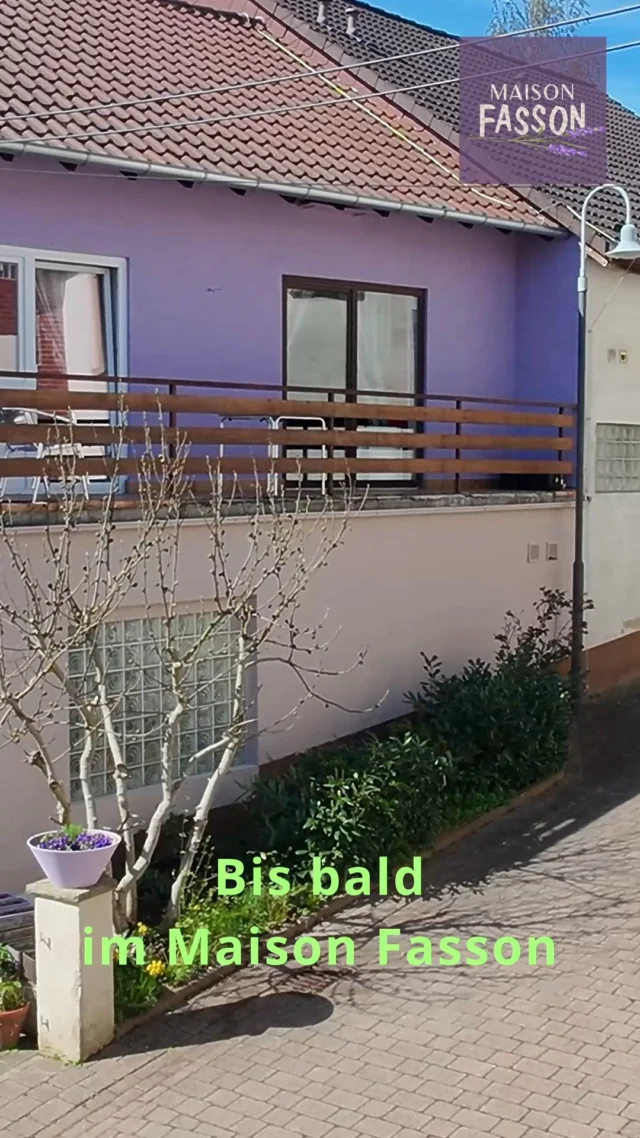 Maison Fasso - wo der Urlaub beginnt. 🕊️
Ein erster Blick auf das Maison Fasson – das Logo an der Fassade, der Hof, die Wege, die verbinden.
Hier treffen sich Freunde, Familie und Geschichten.
Ein Ort, der bleibt, auch wenn man längst wieder gegangen ist. 🏡✨

Maison Fasson – ein Zuhause auf Zeit. Ein Gefühl für immer. 💛

#MaisonFasson #Nordpfalz #AnkommenUndWohlfühlen #UrlaubMitFreunden #Familienurlaub #FerienhausMitCharme #Pfalzliebe #ZuhauseAufZeit #GemeinschaftErleben #AuszeitInDerNatur #WoErinnerungenEntstehen #UrlaubInDerPfalz

Musik: Bensound